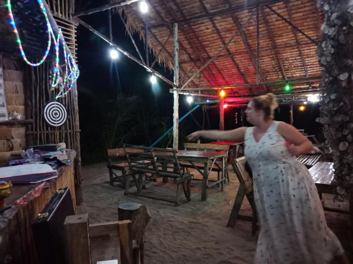Mr. Chuoi Bar And Hut Hotel Ko Phra Thong Exterior foto